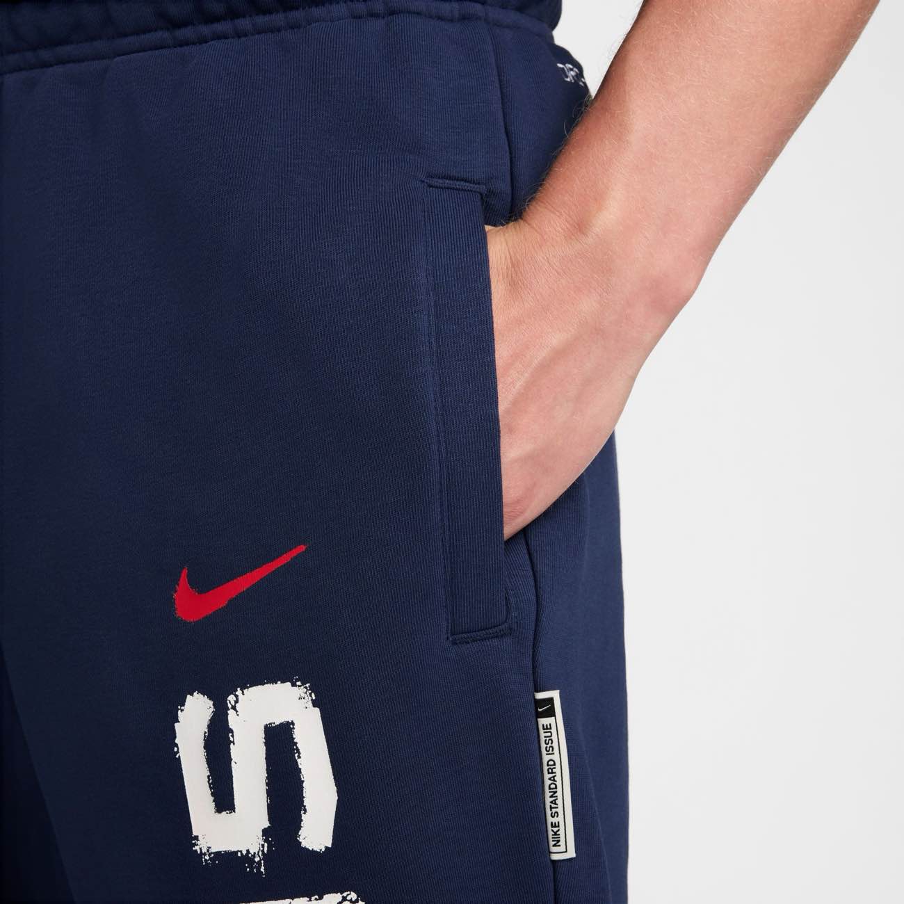 Paris Saint-Germain Standard Issue Licensed Pants Nike