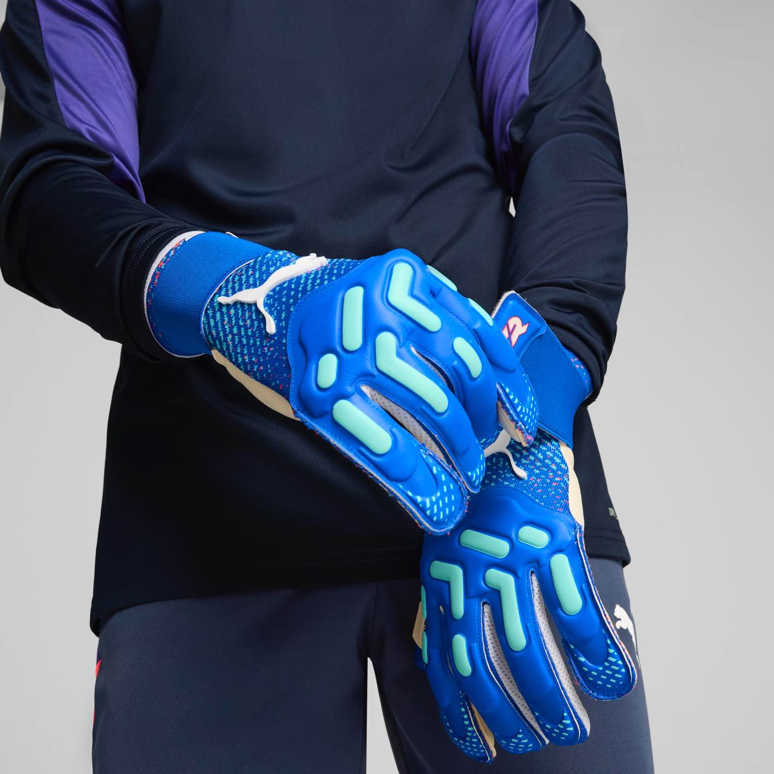 FUTURE Pro Hybrid Goalkeeper Gloves