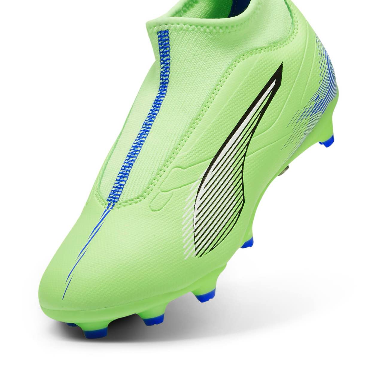 PUMA ULTRA 5 Match+ LL FG/AG Jr Soccer Cleats for Kids