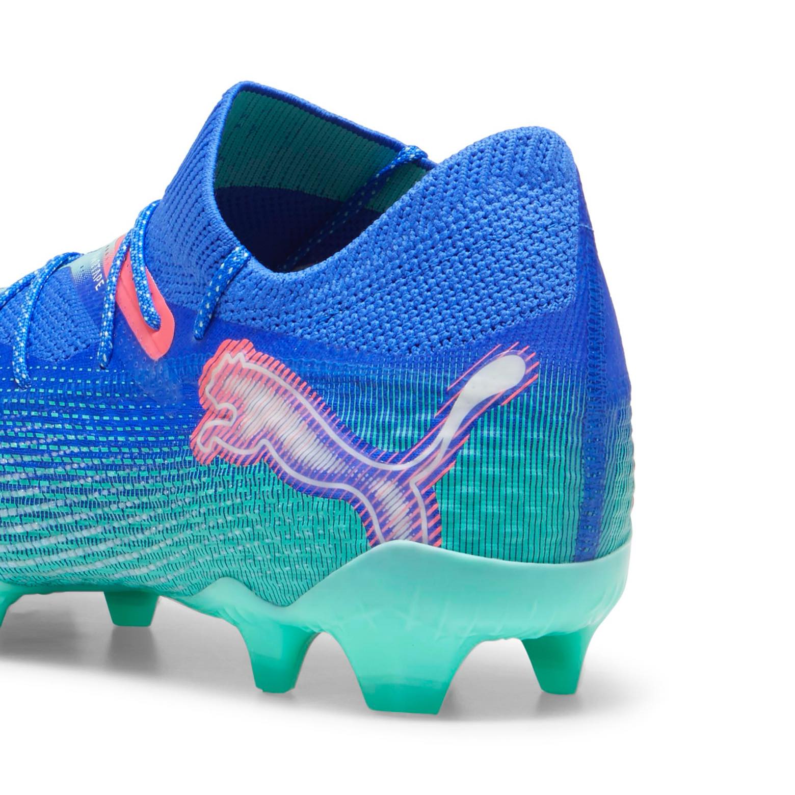 PUMA FUTURE 7 Ultimate FG/AG soccer cleats.