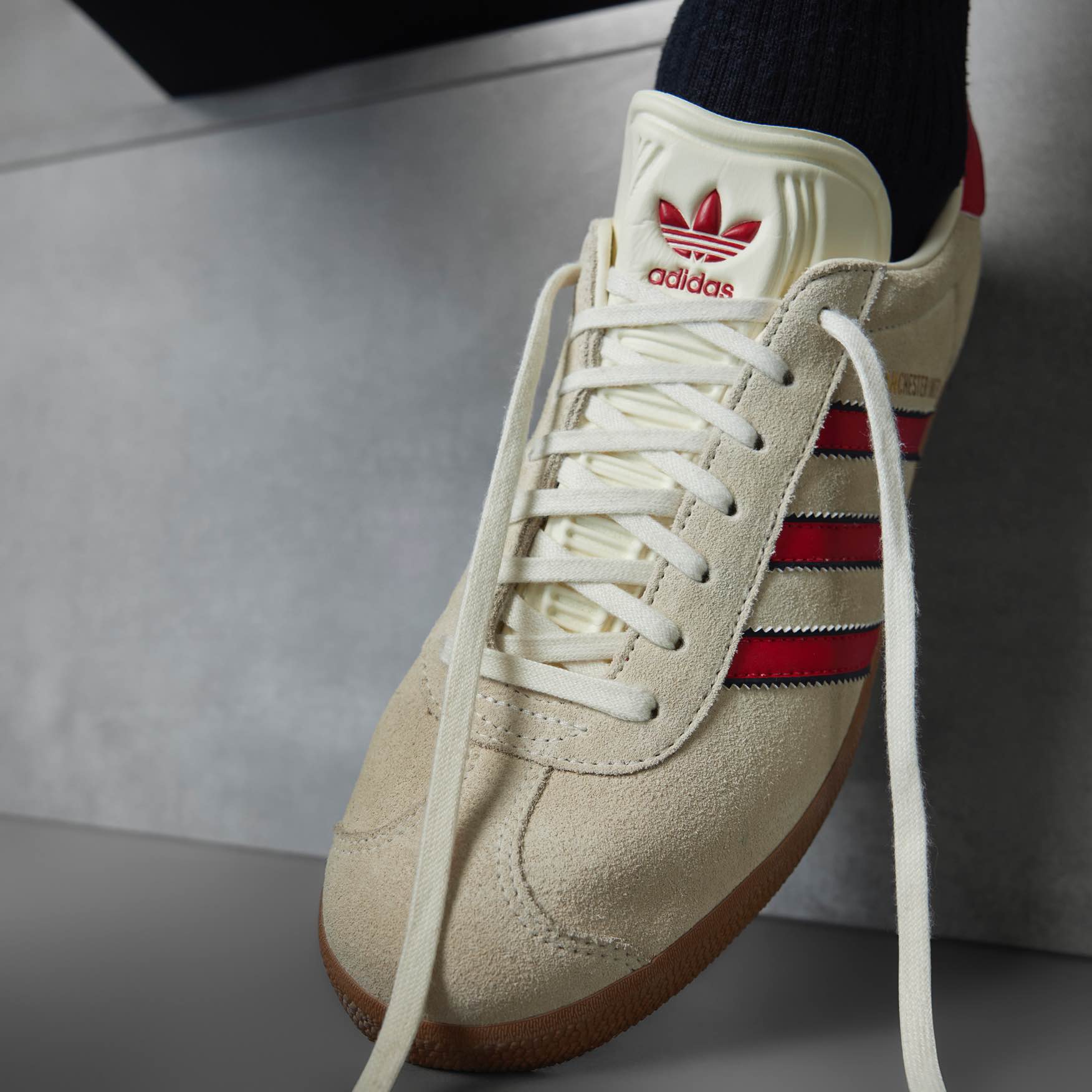 adidas Gazelle Manchester United Terrace Icons Shoes Lifestyle adidas 